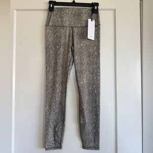 NWT Varley 25in leggings - size S